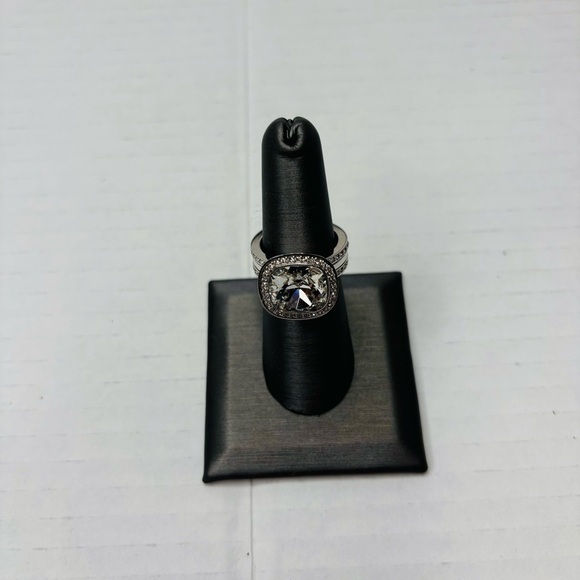 SWAROVSKI Simplicity Ring Size 7 - Picture 3 of 9